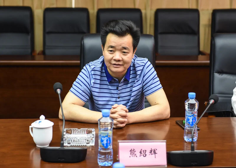 江西長運(yùn)與南昌市工傷和職工失業(yè)保險(xiǎn)服務(wù)中心召開“彰顯省會(huì)擔(dān)當(dāng)，我們怎么干”企業(yè)研討專題會(huì)