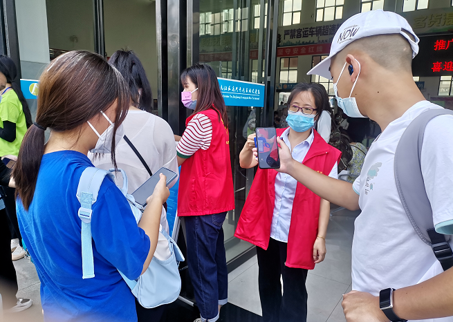 九江長運:圓滿完成共青高校城開學季運輸任務(wù)
