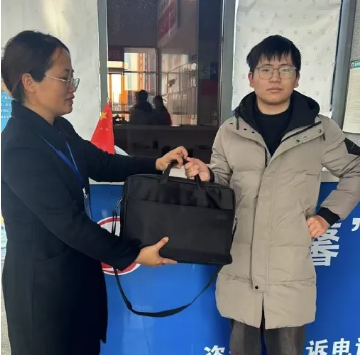 ?撫州長運：好樣的！助人為樂的你們！